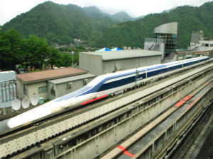 Китай снимает ограничения на движение скоростных поездов